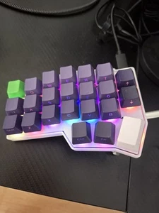 Split Keyboard Corne V3 RGB - Hot Swappable RED switches - QMK Pre-BUILT - Afbeelding 1 van 9