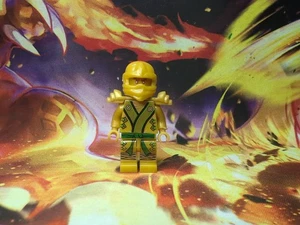 LEGO Ninjago Minifigura GOLDEN NINJA LLOYD Usado Sin Espadas/Base Raro Difícil de Encontrar - Imagen 1 de 4