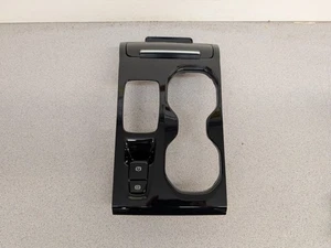 2019-2024 Volvo XC40 Piano Black Shifter Trim - Picture 1 of 10