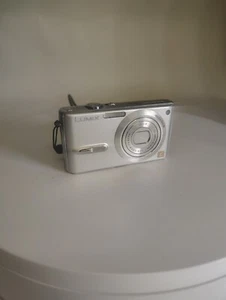 Panasonic LUMIX DMC-FX9 6.0MP Digital Camera - Silver - Picture 1 of 5