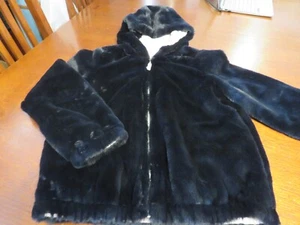 NEW Girl's CAT & JACK Faux Fur Plush Black Jacket w/ Zipper Size XL 14/16 SOFT! - Picture 1 of 5
