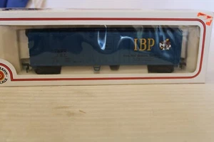 HO Scale Bachmann, 50' Box Car, Iowa Beef Packers, Blue, #107 - Picture 1 of 3