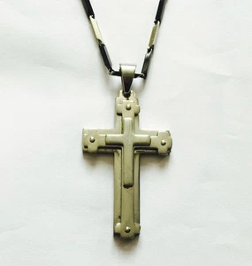 Nuova Collana Cristiana Acciaio Inox Religioni Croce Gesù Cristo Catena onek14 - Foto 1 di 1