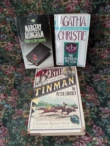 Lot of 3 Margery Allingham Agatha Christie 2 paperback 1 hardcover Police at the - Imagen 1 de 10