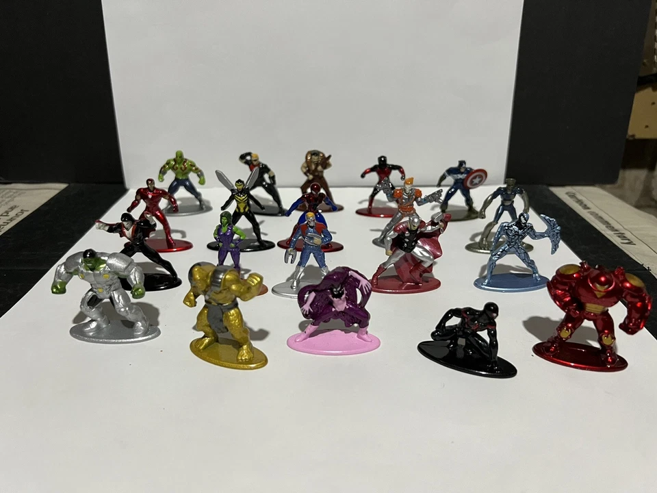 Lote de 20 figuras de metal fundido a presión mini figuras de Jada Toys Marvel nano Foto 1 de 4