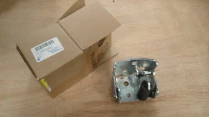 07-13 Tahoe Suburban RH Rear Lower Door Hinge Chevy GMC SUV 20876301 GM A20 - Picture 1 of 3