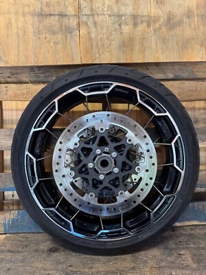 Rueda, rotores y neumáticos CVO 19" radios despegue Harley Davidson CVO-SP-2431 -19-1 Foto 1 de 2