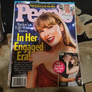 People Magazine September 22, 2025 ~ Taylor Swift In Her Engaged Era!  Irwin - Picture 1 of 7