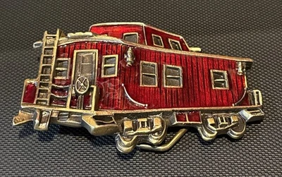 Train Caboose Belt Buckle Great American Buckle Co Chicago USA Metal Enamel Red Foto 1 de 4