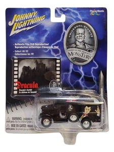 Johnny Lightning Castillo de Drácula Segunda Guerra Mundial WC54 Ambulancia Universal Studios Monstruos - Imagen 1 de 2