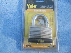 Yale 6,5 cm laminiertes Vorhängeschloss für Schuppen & Tore etc etc - Bild 1 von 1