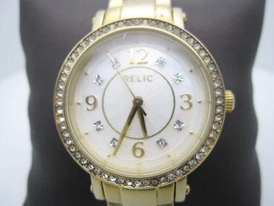 Women's Relic 3 Jewels 30 Water Resistant Analog Dial Casual Watch (A890) 2W1L - Image 1 of 4