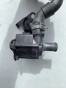 AUDI A1 2014 2.0 TDI WATER COOLANT PUMP 0392023216 5Q0121599 - Picture 1 of 4