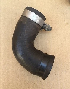 Porsche 944 TURBO Intercooler Pipe to Blow Off Valve Rubber Hose - Picture 1 of 3