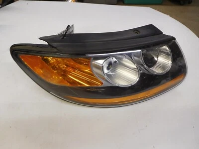 OEM Hyundai Santa Fe Right Headlight Assembly 2010 2011 2012 - Image 1 of 4