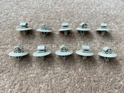 MERCEDES-BENZ EXTERIOR SIDE MOULDING & DOOR PLASTIC TRIM PANEL CLIPS - Image 1 of 4