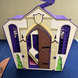 Monster High School Play House Playset Pieghevole Mattel 2011 incompleto così com'è - Foto 1 di 14