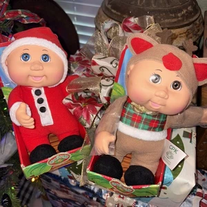 Cabbage Patch Kids Holiday Helpers Lot - 2 Weihnachten Santa Rentier 2021 Plüsch - Bild 1 von 7