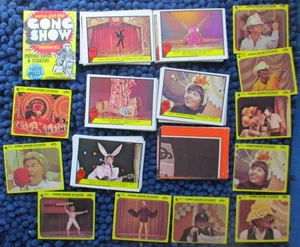 GONG SHOW COMPLETO Base 66 Juego de Cartas + Juego de Pegatinas (10), Envoltura Vacía FLEER 1977 - Imagen 1 de 1