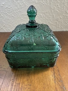 Vintage Tiara Honey Bee Dish Spruce Green by Indiana Glass Excellent Condition - Picture 1 of 7