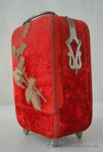 ANTIGUA CAJA * NECESER RIGIDO * TERCIOPELO ROJO * BORDADO * PIEZAS MARFIL HUESO - Imagen 1 de 1