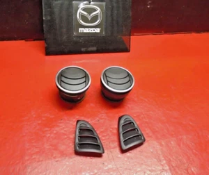 04-08 MAZDA RX8 RX-8 AC CALENTADOR DE AIRE VENTILACIÓN TABLERO DE VENTILACIÓN DRIVER PASAJERO NEGRO - Imagen 1 de 3