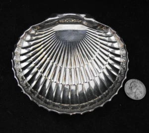 BIRKS REGENCY SILVERPLATED SHELL DISH WITH BUN FEET - Picture 1 of 3