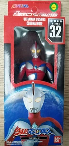 Ultraman Action Figure Ultra Hero Series 32 Cosmos Corona Mode BANDAI - Picture 1 of 1