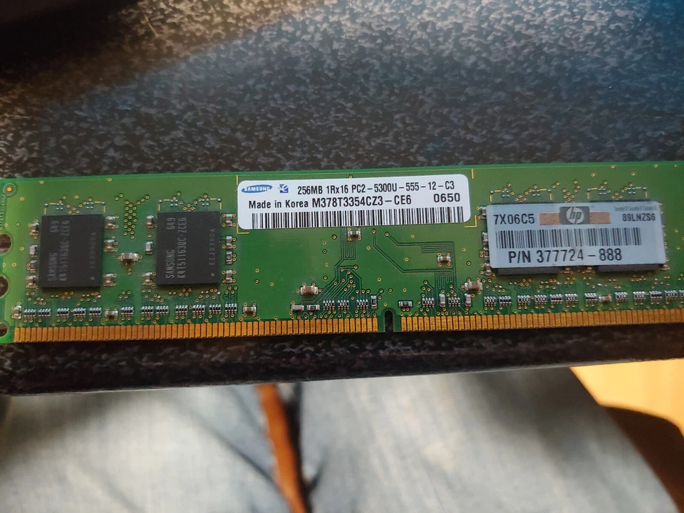 256MB Samsung DDR2-667 RAM PC2-5300U CL5 1Rx16 M378T3354CZ3-CE6 HP 377724-888 - Image 1 of 1