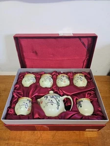 Chinese Tea Set for 6 Plum Tree, Pair of Birds 6 Cups & Teapot - Top Collection - Picture 1 of 24