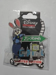 Le 300 Zootopia Judy Hopps Post Sign Pin DSSH - Picture 1 of 1