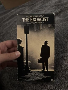 The Exorcist (VHS, 1990) Ellen Burstyn, Linda Blair, Max Von Sydow - Picture 1 of 5