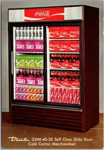 Vintage COCA-COLA Laden Display Werbung Postkarte TRUE Model GDM-30-40 / TAB - Bild 1 von 2