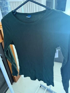 Old Navy Dark Green Ribbed Soft Long Sleeve Tee Size M NEW WITH TAGS - Picture 1 of 1