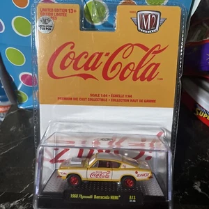 M2 Coca Cola Chase 1:64 1968 Plymouth Barracuda HEMI 750 Stck. - Bild 1 von 3