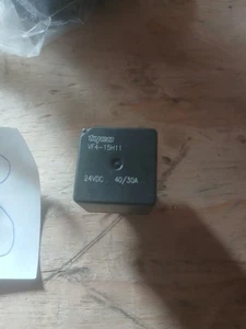 Relé Tyco VF4-15H11 24VDC CAMBIO SOBRE RELÉ24V 4206D 217717 0315209B - Imagen 1 de 3