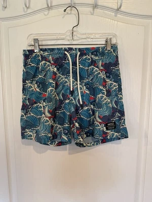 Bañador WeSC Zack Koi estampado total para hombre talla pequeña Foto 1 de 4