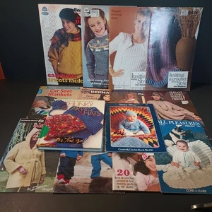 Lote mixto de 14 libros de patrones de tejido abrigos colmena corazón rojo y Clark Vogue - Imagen 1 de 10