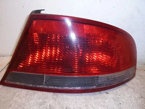 01 02 03 04 04 05 06 Chrysler Sebring sedán luz trasera lateral derecha fabricante de equipos originales bonito - Imagen 1 de 12