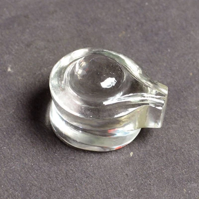 84,68 CT CRISTAL NATURAL CUARZO TALLADO CHILLING Foto 1 de 2