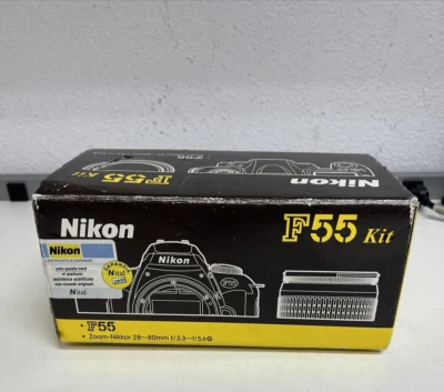 Nikon F55 Kit con Zoom AF Nikkor 28-80mm f3.3-5.6G Foto 1 de 4