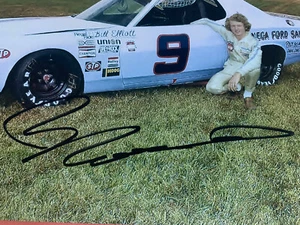Bill Elliott autographed 8 x 10 photograph. Picture from 1976. - Picture 1 of 5