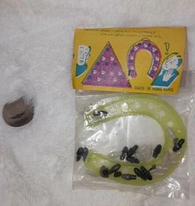 Vintage Horseshoe Peg Checkers Game Dime Store Toy Hong Kong 1960's NOS *8 - Picture 1 of 5