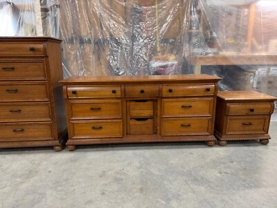 Dresser, chest of drawers and night stand - Image 1 of 4