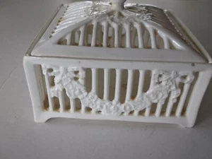 Vintage Porcelain Reticulated White Candy Dish Potpourri Trinket With Lid 3 3/4 - Picture 1 of 4
