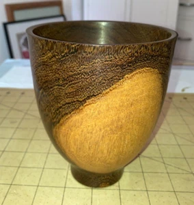 Tazza in legno hawaiana Kolohala ~ artista locale ~ galleria, da collezione e qualità regalo - Foto 1 di 11