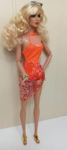 1"6 Halter Swimsuit,Wrap,Jewelry and '60s Gold Wedges Fits Barbie Fashion Dolls - Picture 1 of 6