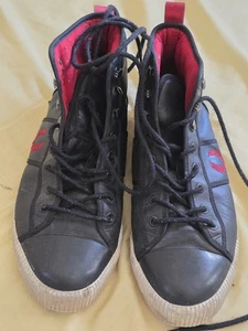 Fred Perry Men's Long Trainers, Size UK 9, Black, Inner Red, Large Black Laces - Picture 1 of 11