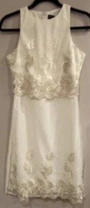Vestido Little Mistress Crema Metálico Floral 2 en 1 Talla 8 Nuevo con Etiquetas Encaje Dorado - Imagen 1 de 3