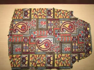 MESH EMBROIDERY PAISLEY MULTI-COLOR - Picture 1 of 3